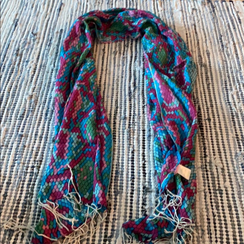 Lilly Pulitzer Murfee Scarf. Like new.
